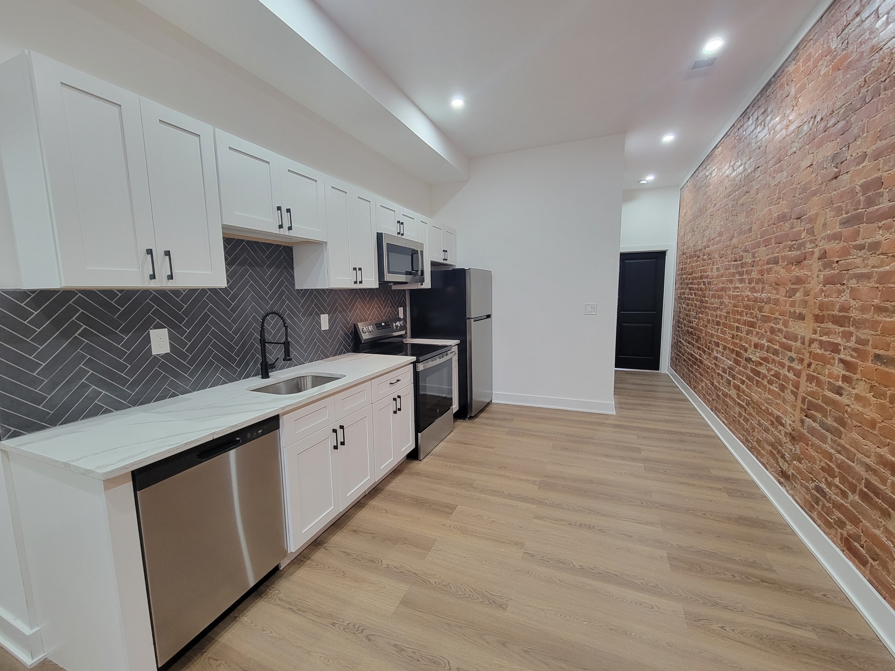 2933 North 12th Street